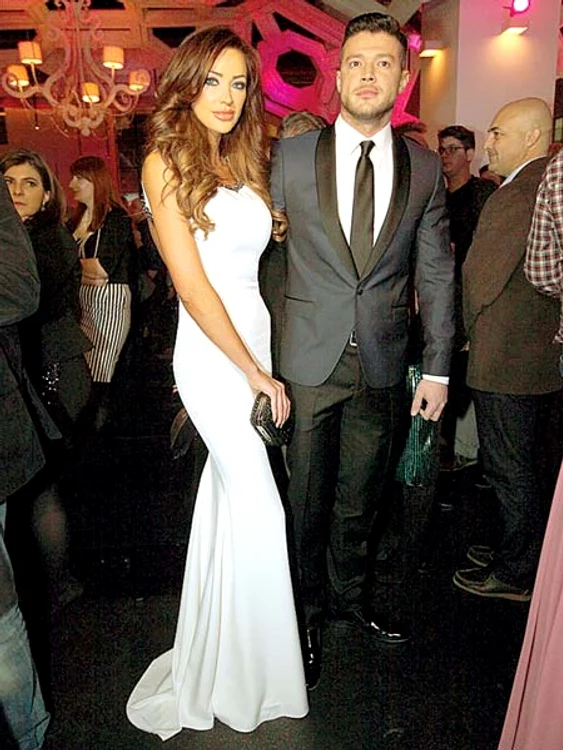 Andreea Popescu a fost prima mare iubire a lui Slav, acum 13 ani. Frumoasa brunetă este acum căsătorită şi are doi copii