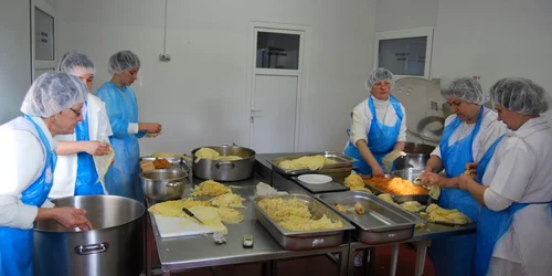 Sarmalele sunt pregătite după o reţetă tradiţională