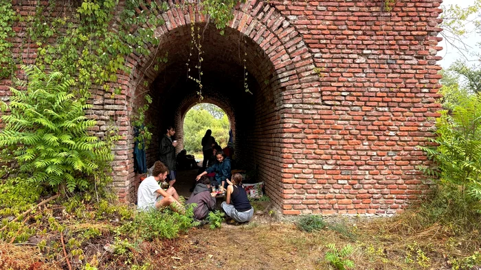 Insula Șimian de pe Dunăre păstrează astăzi ecoul unui proiect istoric ieșit din comun