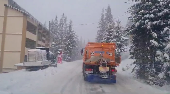 Drumul către stațiunea Rânca este deszăpezit permanent FOTO: captura video DRDP