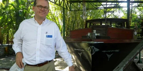 Read Schuchardt profesor american în conferinţă în România Sursa foto schuchardtfamilyatsea.blogspot.com