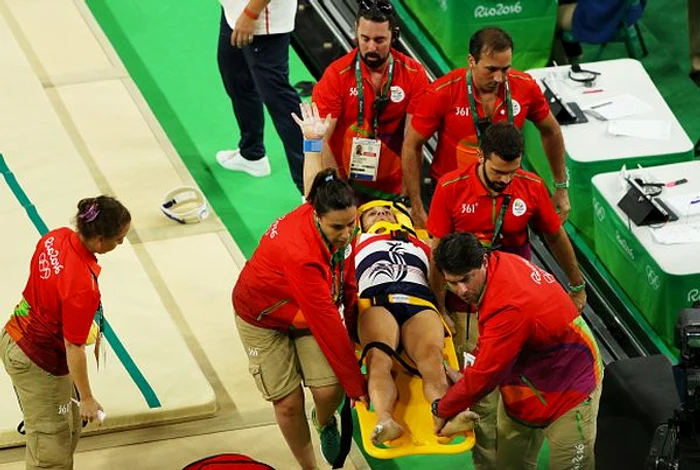 
    Samir Ait Said a fost scos cu targa din arenaFoto: GettyImages  