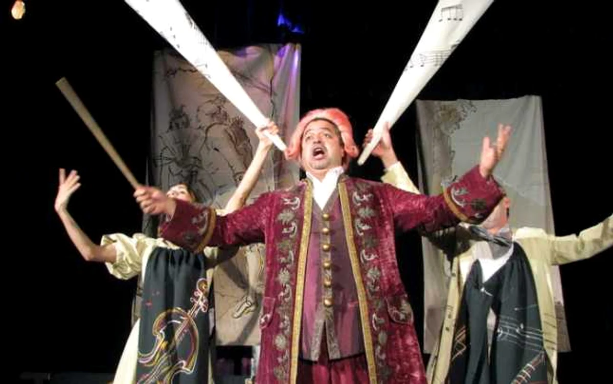Scenă din spectacolul „Il Maestro di Cappella", la Opera Comică pentru Copii din Bucureşti
