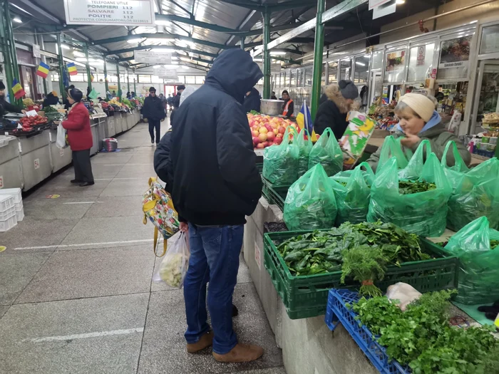 Piețele nu sunt prima opțiune pentru cumpărători, din motive diverse FOTO: A. Mitran