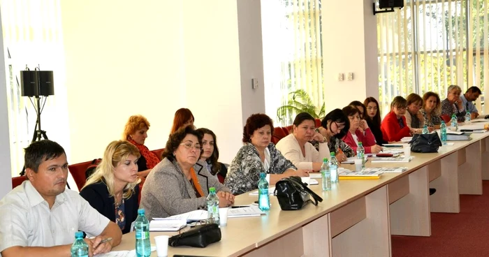 Beneficiarii de bani europeni, la seminar