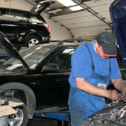 Neamţ: Service-urile auto se zbat să treacă de criză