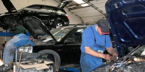 Neamţ: Service-urile auto se zbat să treacă de criză