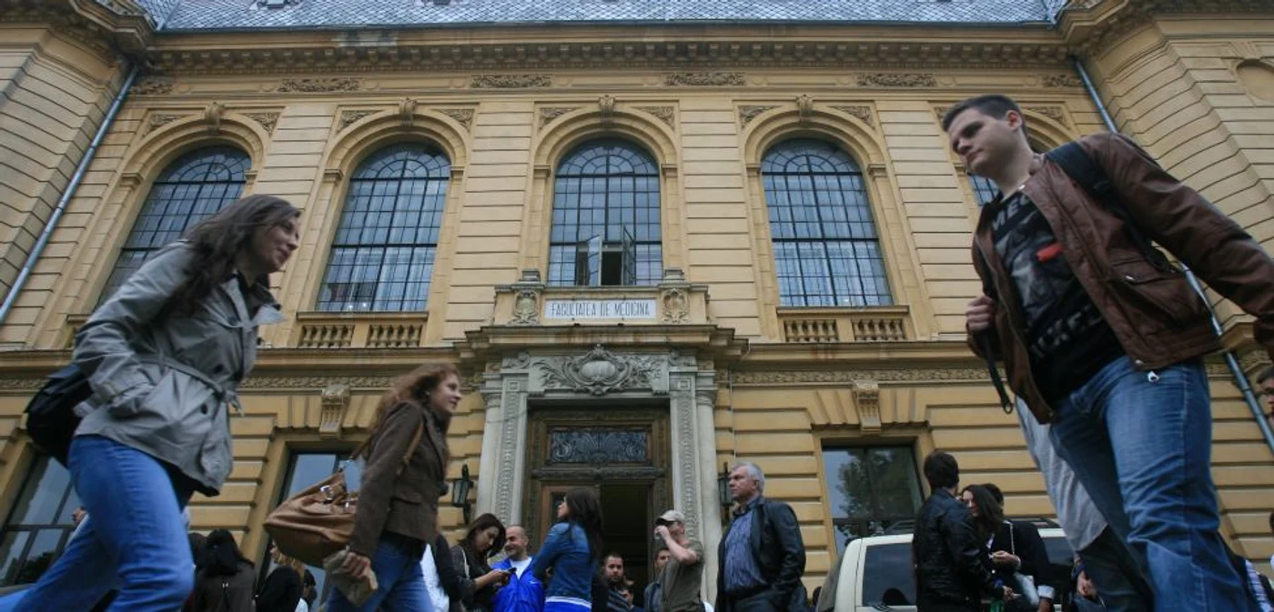 Cifrele reprezintă capacitatea maximă de şcolarizare atât la buget cât şi la taxă