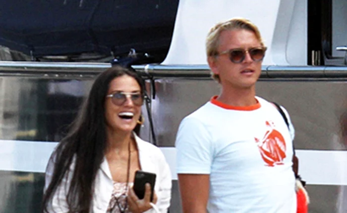 Demi Moore, 58 de ani, extrem de fericită în compania unui tinerel blondFoto: Profimedia