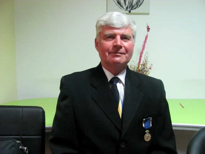Liviu Sab[u este profesor de istorie şi filosofie la Liceul "Mihai Viteazul" din Zalău FOTO Olimpia Man