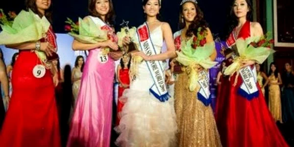 Spania: “Miss Singapore”, prinsă la furat