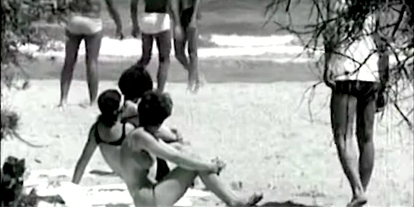 Litoralul plajă staţiuni turişti nisip Marea Neagră 1973 Sursa Youtube arhiva TVR