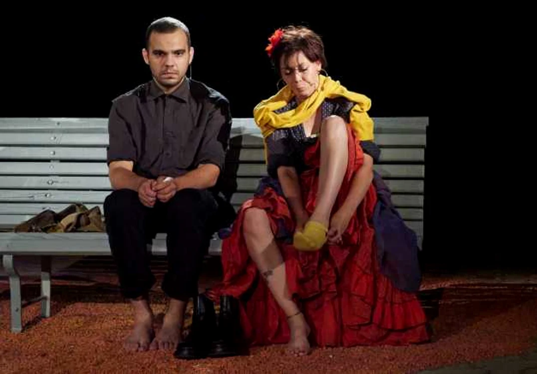 Ştefan Forir şi Elena Ghinea în spectacolul ”Marele Premiu Foto: Teatrul Dramatic ”Fani Tardini