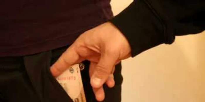 Medic din Gorj prins în flagrant cânt a încercat să ia mită de la un pacient