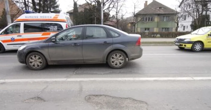 Gropile le dau mari bătăi de cap şoferilor