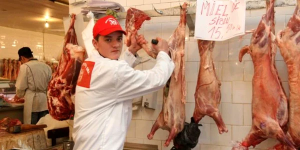 Sacrificarea mieilor se face în perioada 1-13 aprilie (foto arhivă Adevărul)