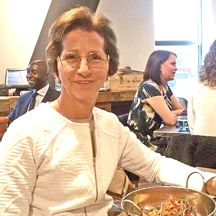 
    Bernie şi Fabiana s-au îndrăgostit în  2009, chiar dacă ea e mai înaltă ca el  cu 18 cm şi mai tânără cu 45 de ani  