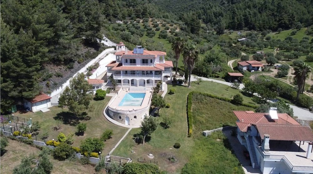 O vila din Halkidiki, cu vedere la Marea Egee, preferată de asasinii ruși din temuta GRU. Proprietara a primit de la Putin titlul de Erou al Federației Ruse