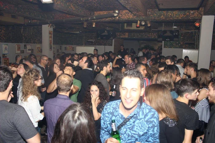 Distracţia continuă în Club A