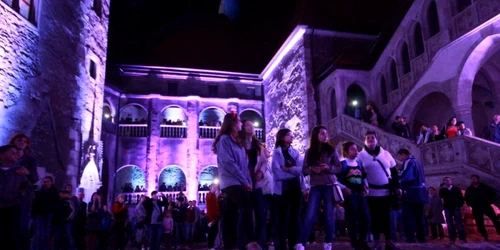 Castelul Corvinilor noaptea