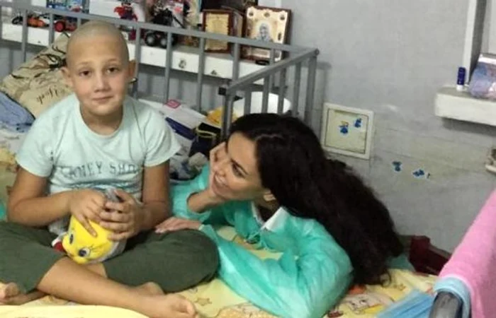 Mădălina vrea să strângă bani pentru tratmentul lui Darius