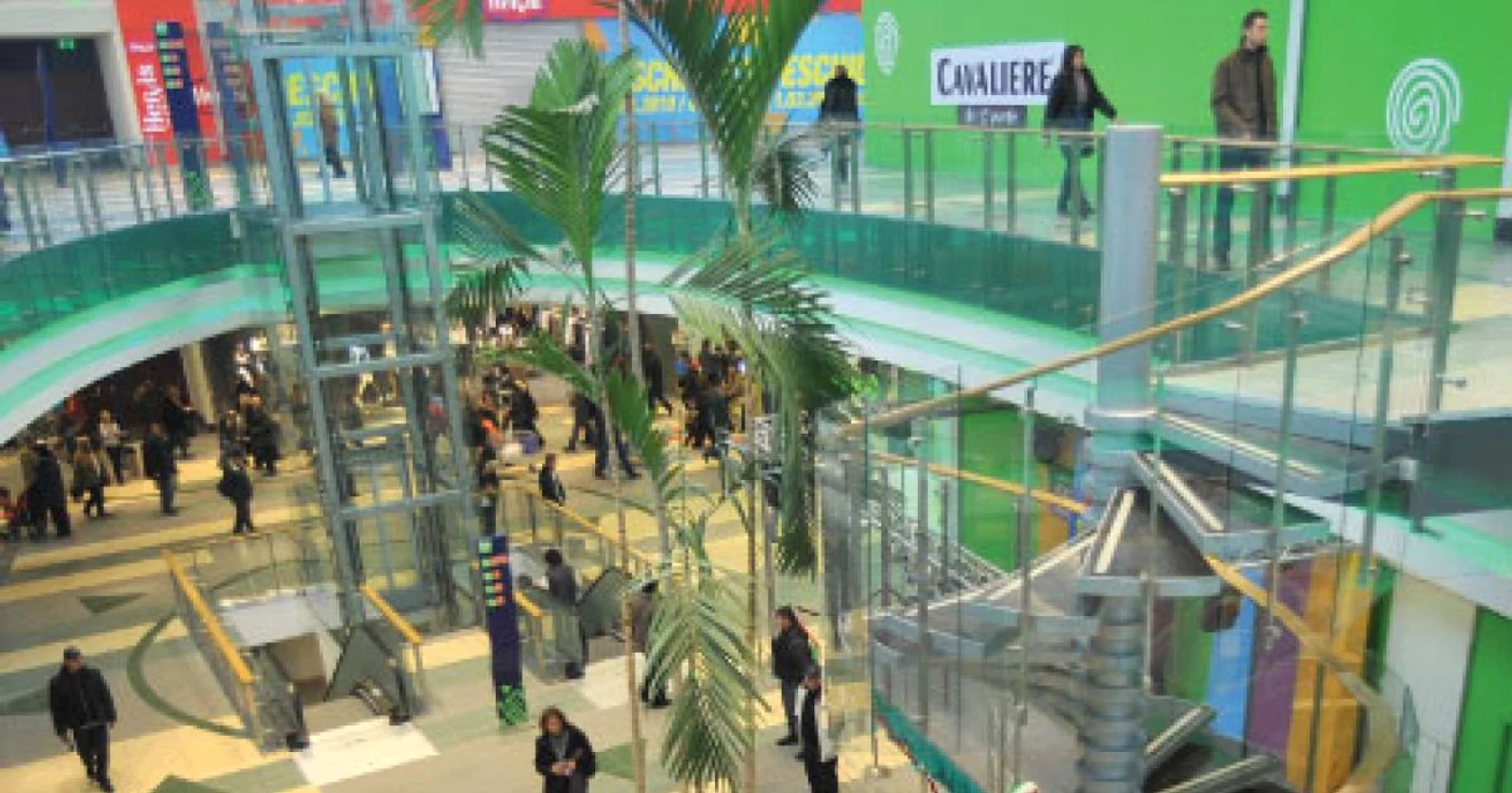 Gradul de neocupare al centrelor comerciale este de 10-15% în Bucureşti şi de 20-40% în provincie