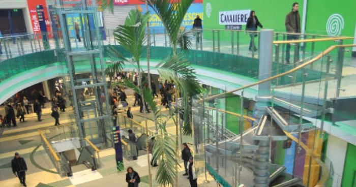 Gradul de neocupare al centrelor comerciale este de 10-15% în Bucureşti şi de 20-40% în provincie