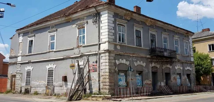 Casa va fir eabilitată de primărie - foto:presasm.ro