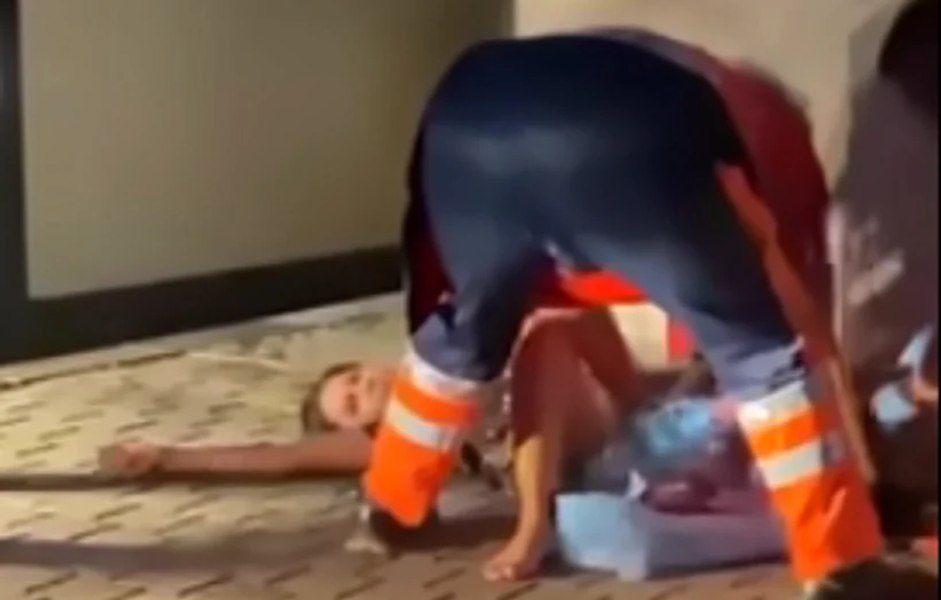 Cazul femeii care a născut pe trotuar. CNCD s-a autosesizat