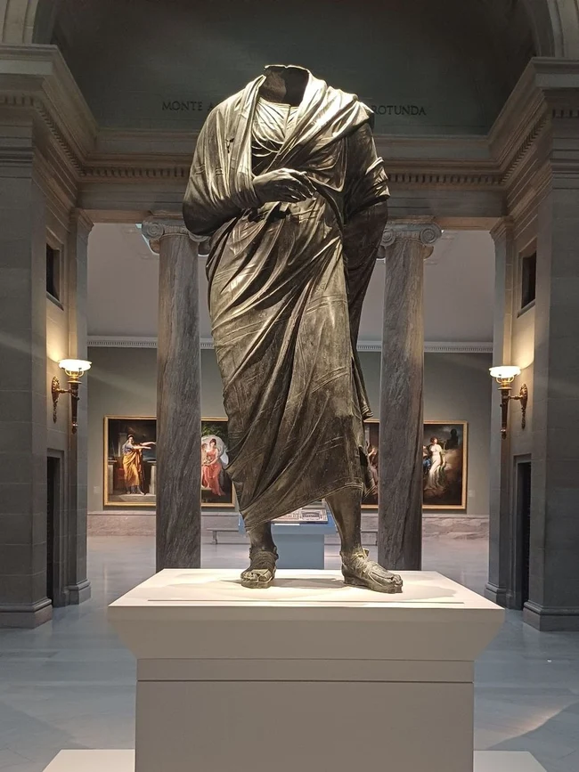 Aureliusページ O statuie unică a împăratului roman Marcus Aurelius, repatriată