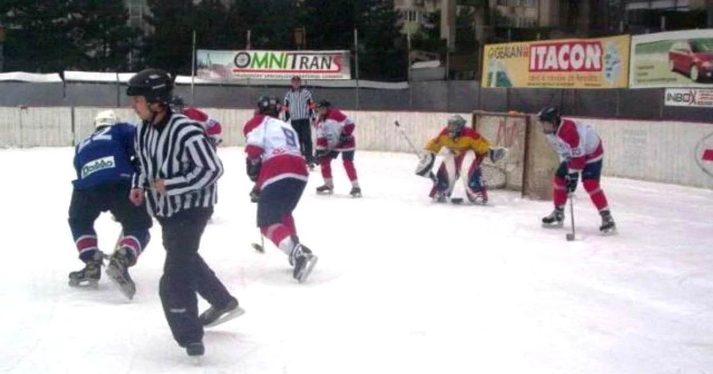 Dinamo a jucat hochei și la Suceava