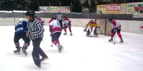 Dinamo a jucat hochei și la Suceava