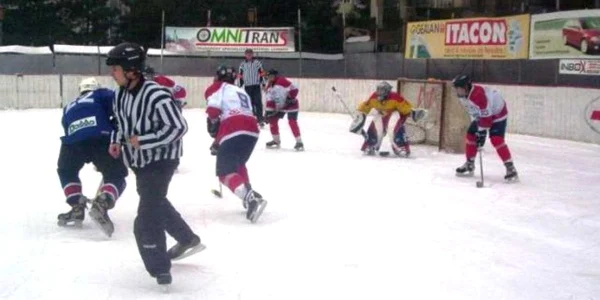 Dinamo a jucat hochei și la Suceava