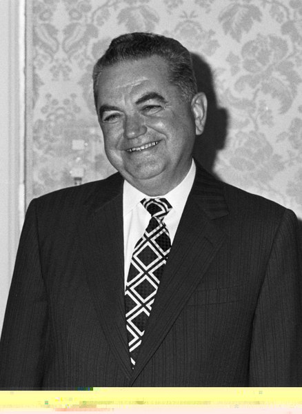 Cum îl descria CIA pe Constantin Dăscălescu, prim-ministrul lui Ceaușescu: „E dur, nu știe engleză și are o lipsă acută de cunoștințe economice”