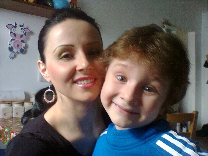 
    Magda Ciumac şi fiul ei, Sasha  