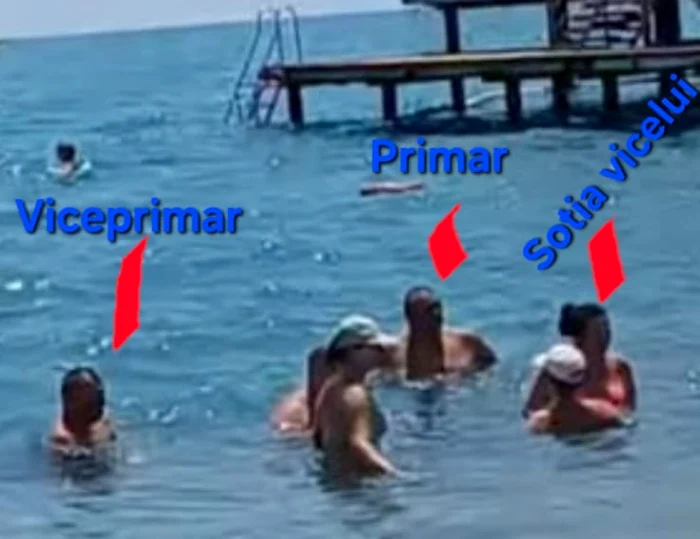 Viceprimarul și primarul fotografiați în apa Mediteranei FOTO: Bihoreanul
