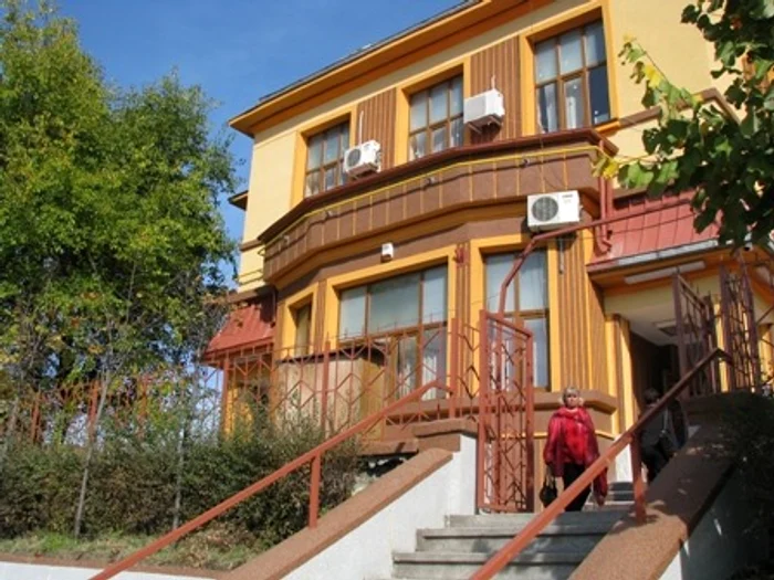 Argeșenii care consideră că sunt eligibili și nu au primit card se pot adresa CJP. FOTO CJP Argeș