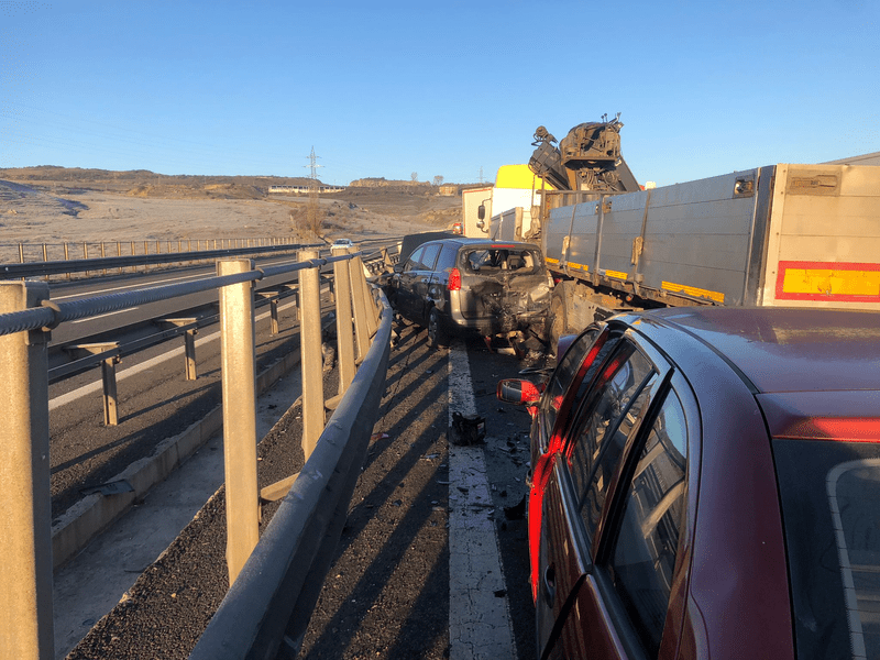 Accident cu 13 autovehicule implicate și șase victime, pe autostrada A3