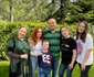 Maria Dragomiroiu alături de familia ei. FOTO: arhiva personală