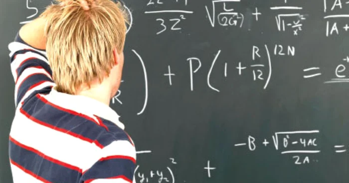 Doar elevii foarte buni la învăţătură vor putea opta pentru promovarea a doi ani într-unul singur