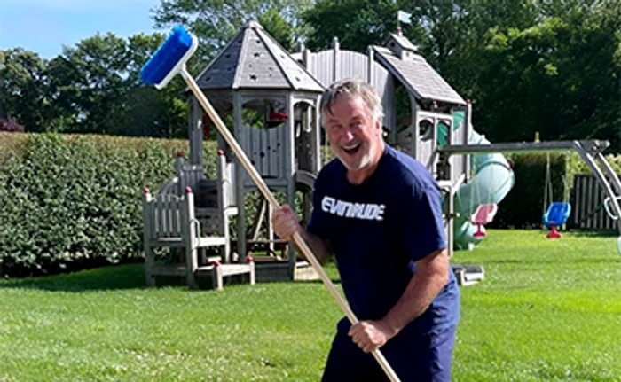 
    Dwayne Johnson (48 de ani) cea mai bună bonă pentru Jasmine şi Tiana  