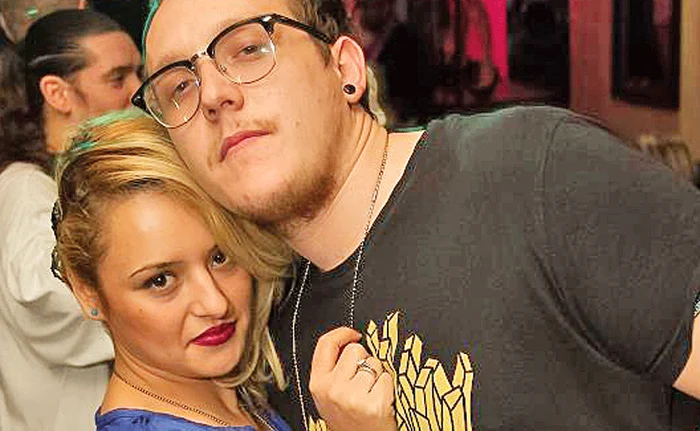 
    Marius şi Simina se iubesc de şase ani  