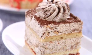 prajitura crema zat cafea 580x400 jpeg