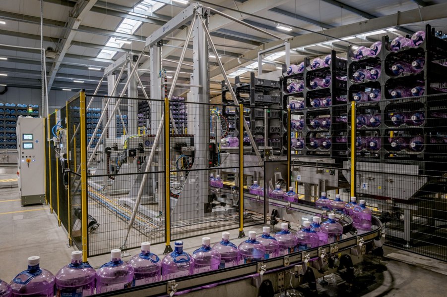 O companie românească cu 3 fabrici și 1.000 de angajați a fost vândută unui gigant suedez