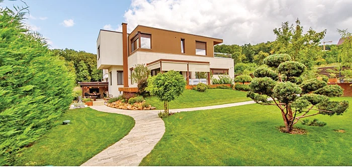 Cluj. Scump, dom’le, scump: vila din Făget, învelită în piatră. Foto: Remax