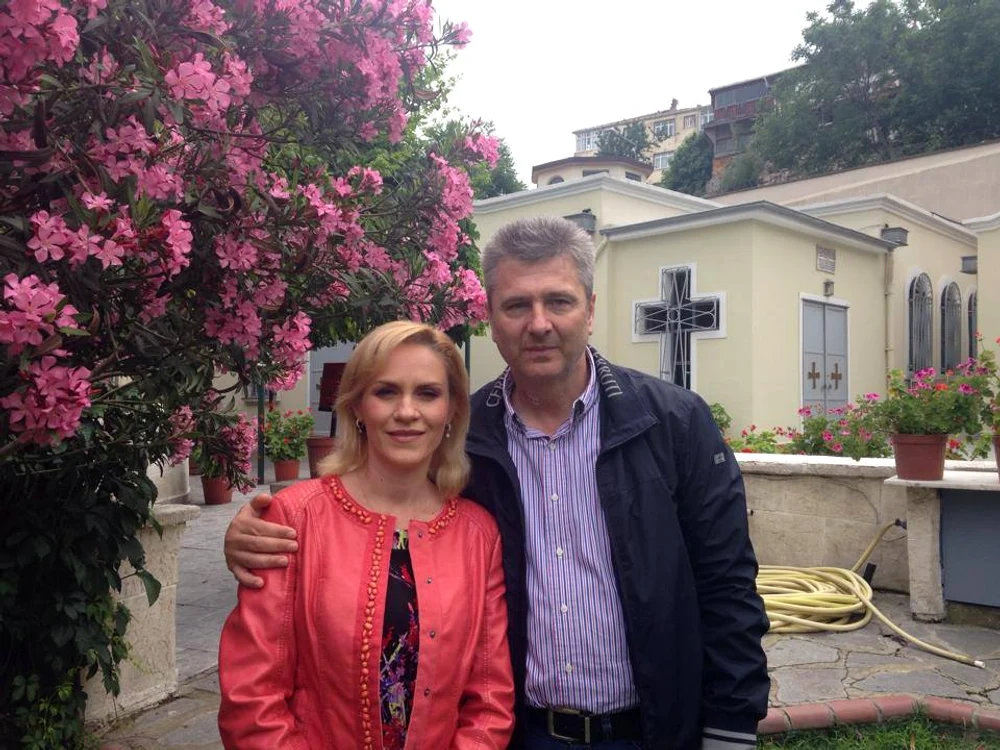 
    Gabi Firea şi soţul ei, Florentin Pandele, aşteaptă cel de-al doilea copil  