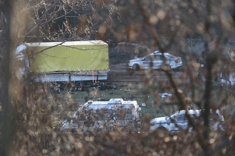 18 migranţi găsiţi morţi într-un camion abandonat în apropiere de Sofia, Bulgaria