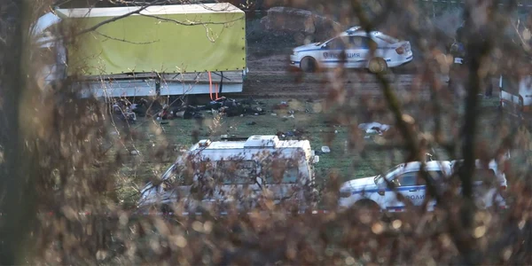 18 migranţi găsiţi morţi într-un camion abandonat în Bulgaria FOTO AFP