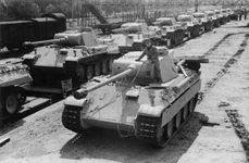 Tancuri Panther (© Das Bundesarchiv Bild 183-H26258)