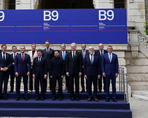 Poza de grup la Summitul B9 FOTO Inquam / Octav Ganea